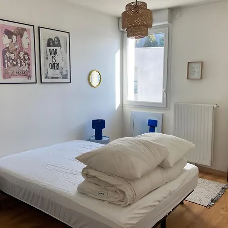 Two-bedroom With Balcony * Нант