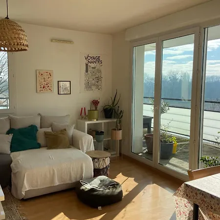 Two-bedroom With Balcony *