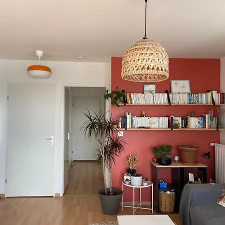 Two-bedroom With Balcony Nantes