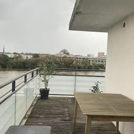 דירה Two-bedroom With Balcony *