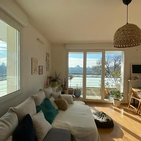 Two-bedroom With Balcony דירה נאנט